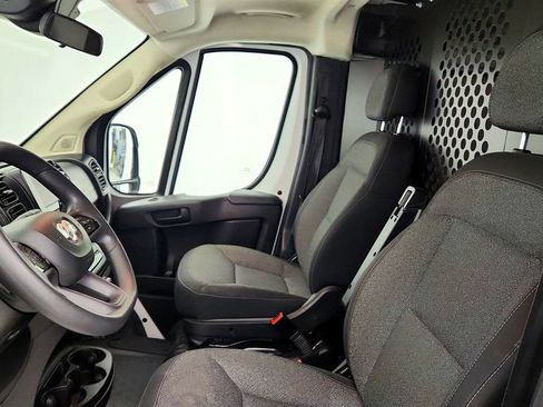 Used 2025 RAM ProMaster 2500 w/ U-Haul Equipment Group FWD image 17