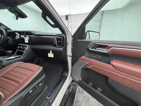 New 2026 GMC Sierra 1500 Denali Ultimate w/ LPO, Black Badging Package image 39