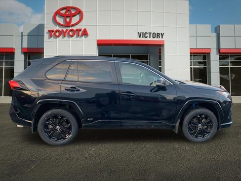 Used 2023 Toyota RAV4 SE w/ Convenience Package image 2