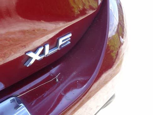 Used 2023 Toyota Highlander XLE FWD image 21