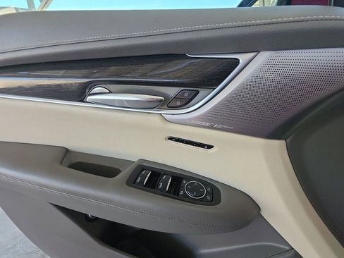 Used 2021 Cadillac XT6 Premium Luxury image 24