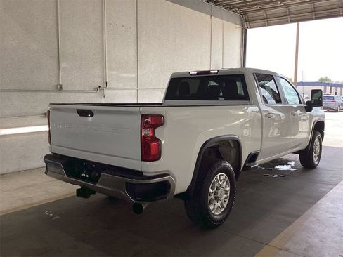 Used 2021 Chevrolet Silverado 2500 LT w/ Fleet Comfort Package AWD/4WD image 4