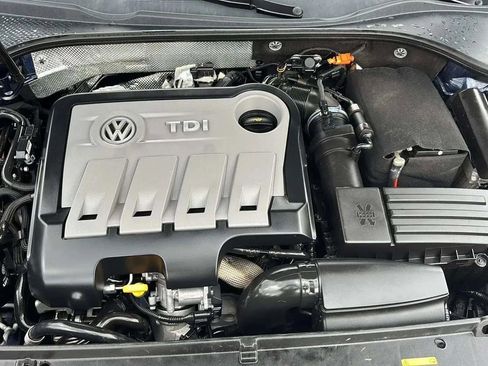 Used 2014 Volkswagen Passat TDI SE image 49
