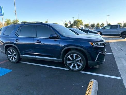 Used 2024 Honda Pilot Touring image 4
