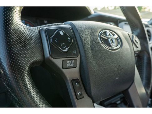 Used 2017 Toyota Tacoma TRD Off-Road image 26