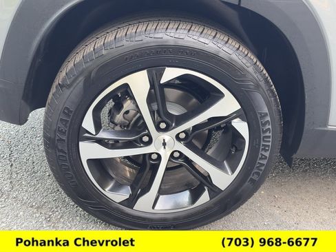Used 2026 Chevrolet Trax RS w/ Sunroof Package FWD image 32