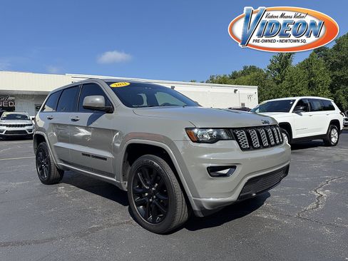 Used 2021 Jeep Grand Cherokee Laredo X AWD/4WD image 1