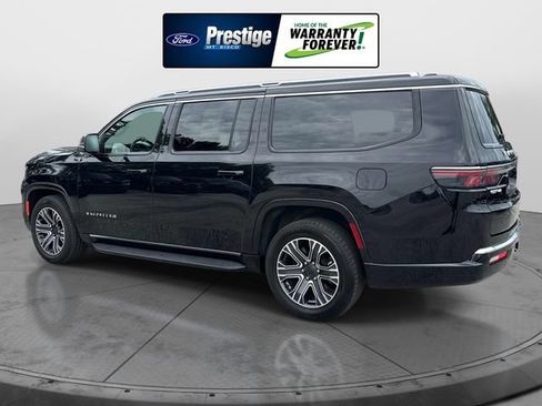 Used 2024 Jeep Wagoneer L Series II w/ Flexible Seating Group RWD image 6