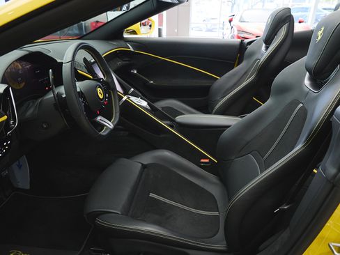 Used 2025 Ferrari Roma Spider RWD image 45