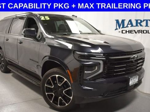 Certified 2025 Chevrolet Suburban RST w/ RST Capability Package AWD/4WD image 1