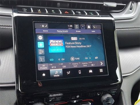 New 2025 Jeep Grand Cherokee Laredo X w/ Luxury Tech Group I image 12