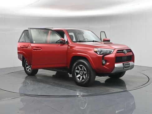 Used 2024 Toyota 4Runner TRD Off-Road image 31