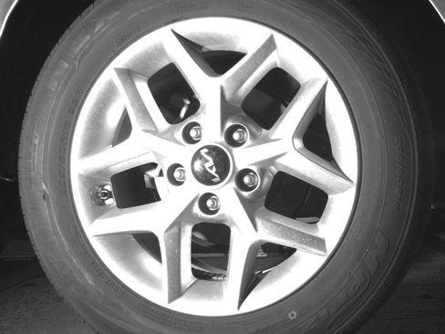 Used 2025 Kia Soul LX w/ LX Technology Package image 12