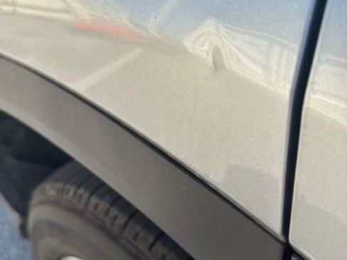 Used 2023 Toyota Highlander XLE image 10