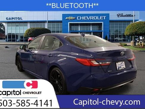 Used 2025 Toyota Camry SE image 8