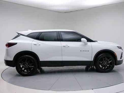 Used 2022 Chevrolet Blazer LT w/ LPO, Black Accent Package FWD image 9