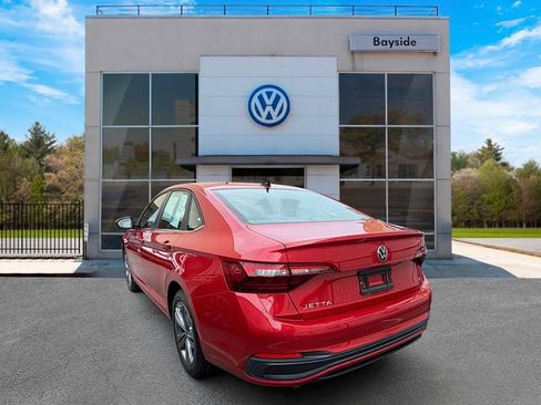 Certified 2023 Volkswagen Jetta SE FWD image 5