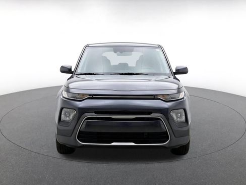Used 2025 Kia Soul LX w/ LX Technology Package FWD image 2