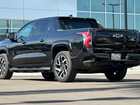Used 2024 Chevrolet Silverado EV RST AWD/4WD image 6