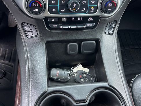 Used 2017 GMC Yukon XL SLT w/ Open Road Package image 38