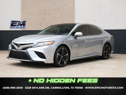Used 2020 Toyota Camry XSE image 1