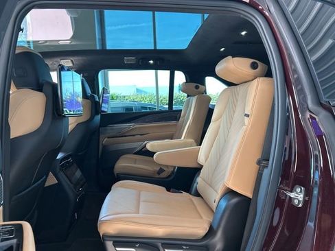 Used 2025 Cadillac Escalade IQ Sport 2 w/ LPO, ONYX Package image 26