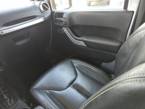 Used 2016 Jeep Wrangler Rubicon AWD/4WD image 27