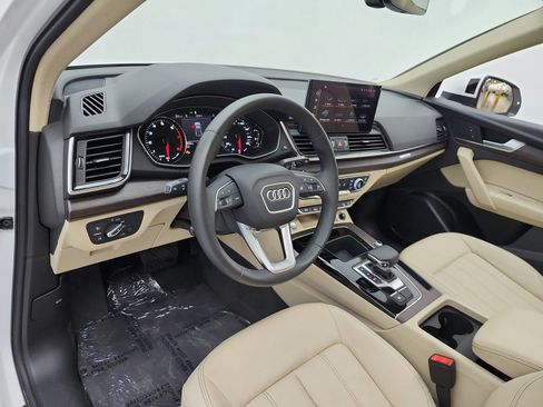 Used 2023 Audi Q5 2.0T Premium w/ Convenience Package AWD/4WD image 9