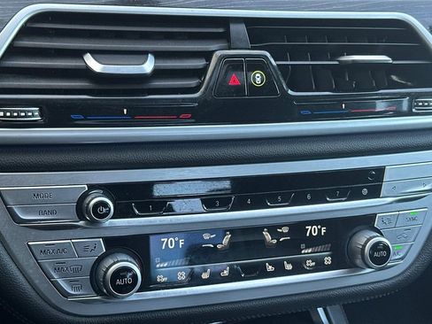 Used 2021 BMW 740i w/ M Sport Package image 23