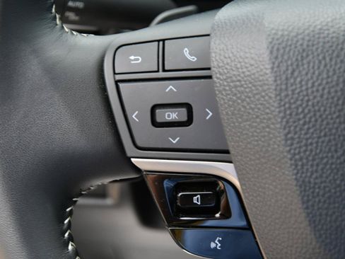 Used 2026 Toyota Camry SE FWD image 10