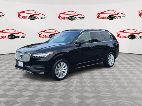 Used 2018 Volvo XC90 T6 Momentum w/ Convenience Package AWD/4WD image 4
