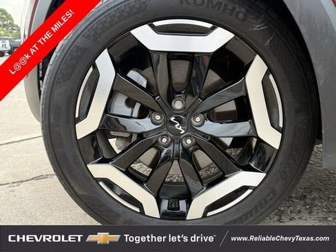 Used 2024 Kia Telluride S w/ S Sunroof Package FWD image 10