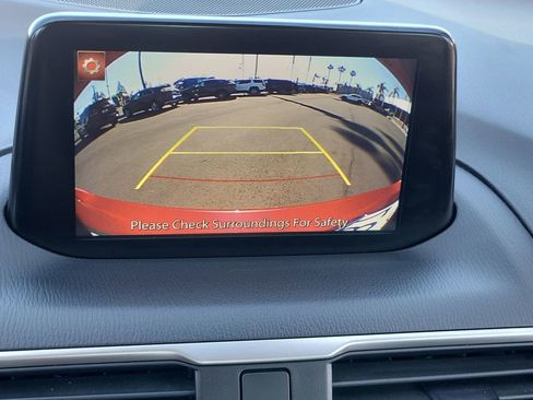 Used 2017 MAZDA MAZDA3 Touring image 9