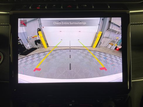 New 2025 Jeep Grand Cherokee Limited w/ Black Appearance Package image 13