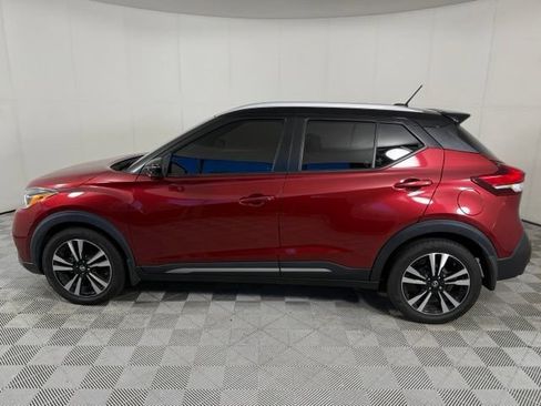Used 2020 Nissan Kicks SR w/ SR Premium Package FWD image 4