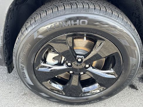 Certified 2021 Jeep Cherokee Latitude Plus image 14