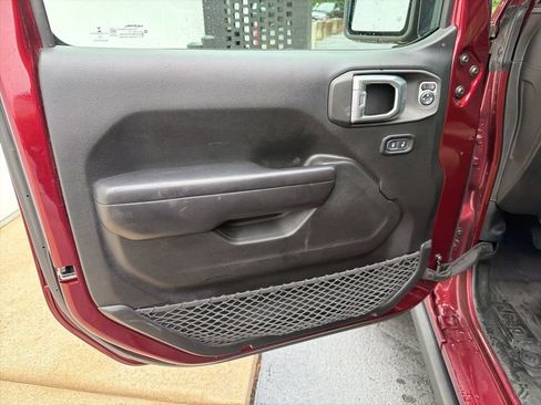 Used 2021 Jeep Gladiator Sport AWD/4WD image 40