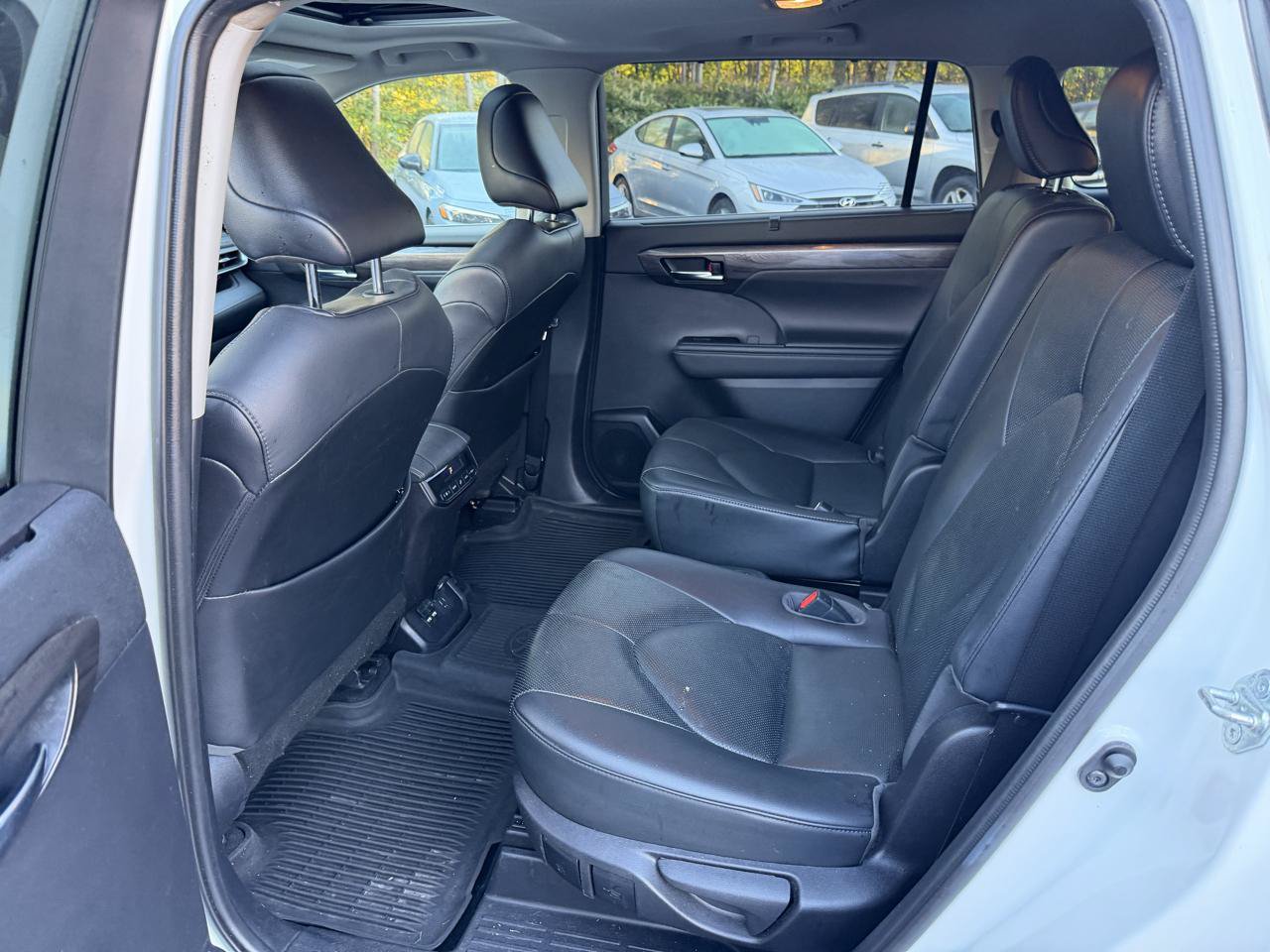 Used 2021 Toyota Highlander Limited AWD/4WD image 12