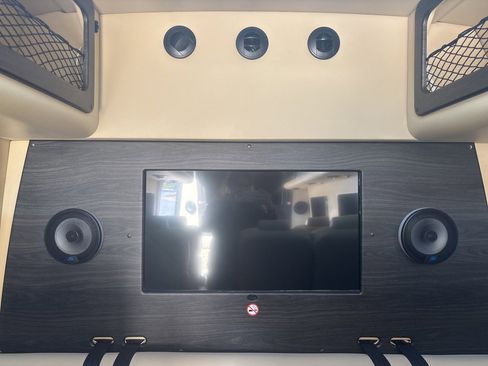 Used 2024 Mercedes-Benz Sprinter 3500 image 27