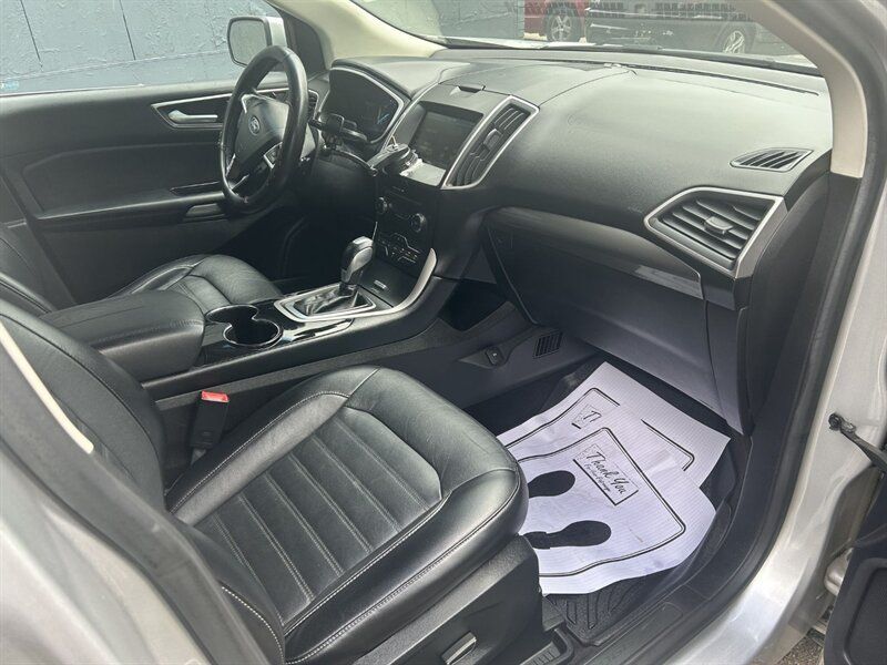 Used 2015 Ford Edge SEL w/ Equipment Group 201A AWD/4WD image 9