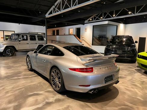 Used 2015 Porsche 911 Carrera S RWD image 3