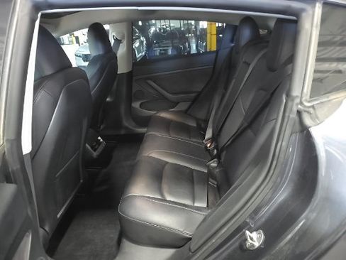Used 2023 Tesla Model 3 Standard Range RWD image 4