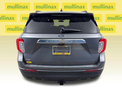 Certified 2022 Ford Explorer XLT RWD image 9