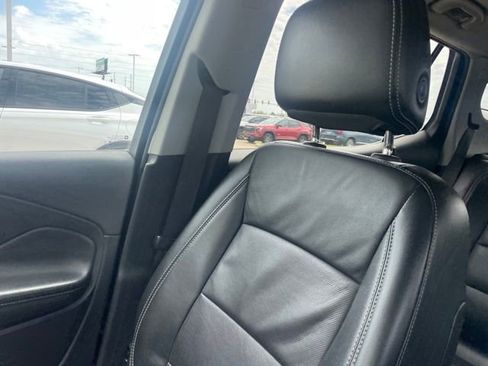 Used 2022 GMC Terrain SLT w/ Tech Package image 4