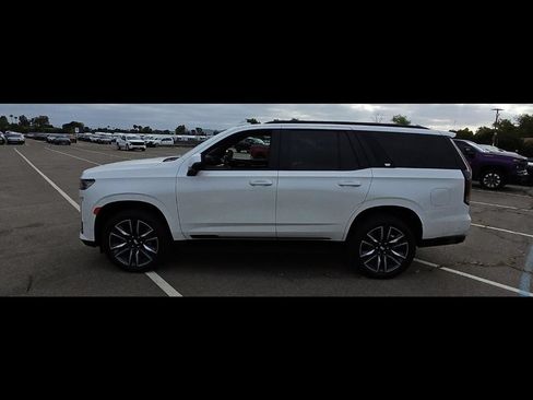 Used 2024 Cadillac Escalade Sport AWD/4WD image 8