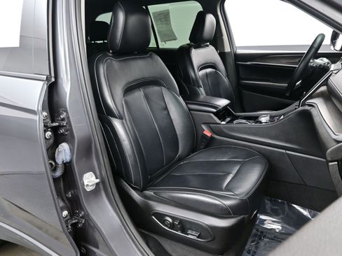 Used 2022 Jeep Grand Cherokee Limited image 14