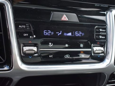 Used 2023 Kia Sorento SX image 30