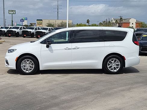 New 2026 Chrysler Pacifica Select FWD image 11