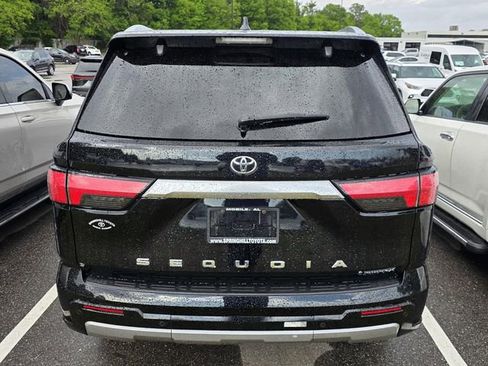 Used 2025 Toyota Sequoia Capstone AWD/4WD image 3