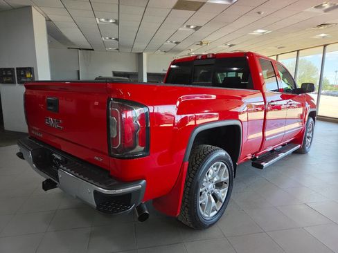 Used 2017 GMC Sierra 1500 SLT w/ SLT Premium Package AWD/4WD image 8